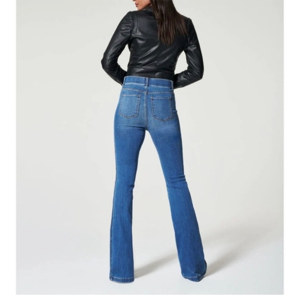 NWT Spanx Pull On Flare Jeans in Vintage Indigo Size medium $148 - Picture 2 of 8